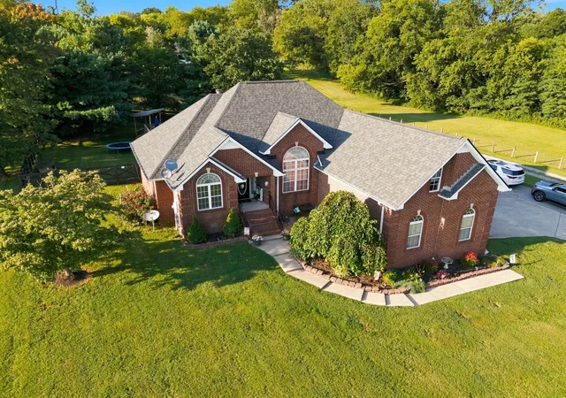 Photo 2 of Sale Pending at 8474 Guthrie Rd, Cross Plains, TN 37049 | MLS# 3526828 | Listing updated on 2026-09-22