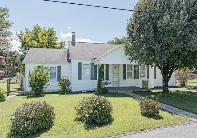 Photo 2 of Single family home for sale at 4924 Wolf Creek Rd, Spring City, TN 37381 | MLS# 3526846 | Listing updated on 2026-08-26