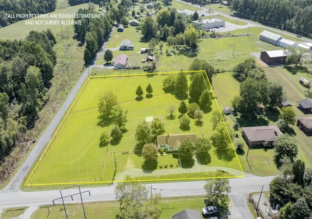 Photo 3 of Single family home for sale at 4924 Wolf Creek Rd, Spring City, TN 37381 | MLS# 3526846 | Listing updated on 2026-08-26