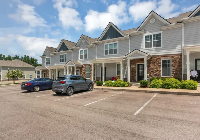 Photo 3 of Townhouse for sale at 809 Dallas Dr, Columbia, TN 38401 | MLS# 3545609 | Listing updated on 2026-10-06