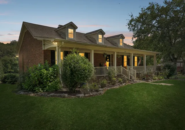 Photo 1 of Single family home for sale at 3087 Valley Creek Rd, Culleoka, TN 38451 | MLS# 3528985 | Listing updated on 2026-08-29