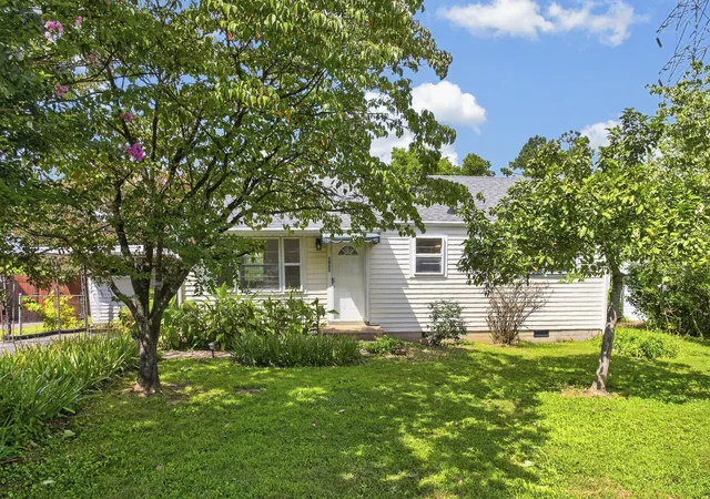 Photo 3 of Single family home for sale at 2921 Ironwood Dr, Nashville, TN 37214 | MLS# 3527310 | Listing updated on 2026-08-27