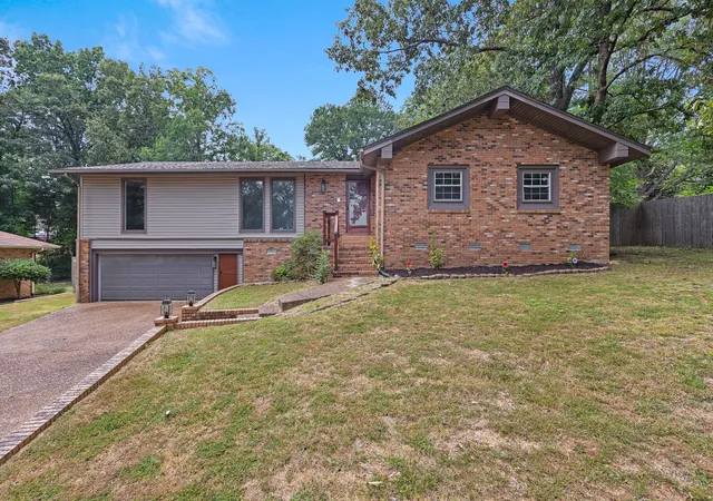 Photo 1 of Single family home for sale at 77 Hansford Pl, Jackson, TN 38305 | MLS# 3527056 | Listing updated on 2026-10-04