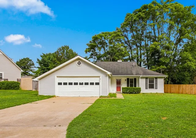 Single family home for sale at 1904 Gettysburg Lane, Columbia, TN 38401 | MLS# 3527850