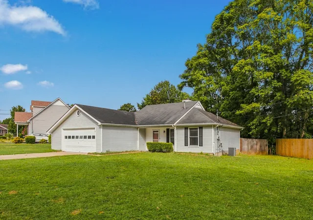 Photo 2 of Single family home for sale at 1904 Gettysburg Lane, Columbia, TN 38401 | MLS# 3527850 | Listing updated on 2026-10-29