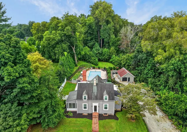 Photo 1 of Single family home for sale at 111 Westwood Dr, Mc Minnville, TN 37110 | MLS# 3528047 | Listing updated on 2026-09-01