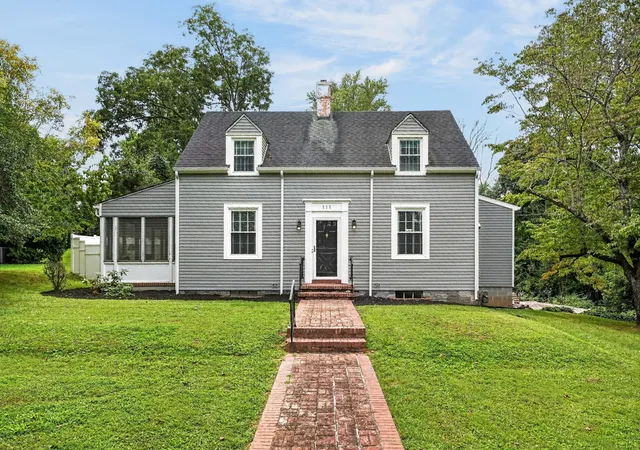 Photo 3 of Single family home for sale at 111 Westwood Dr, Mc Minnville, TN 37110 | MLS# 3528047 | Listing updated on 2026-09-01