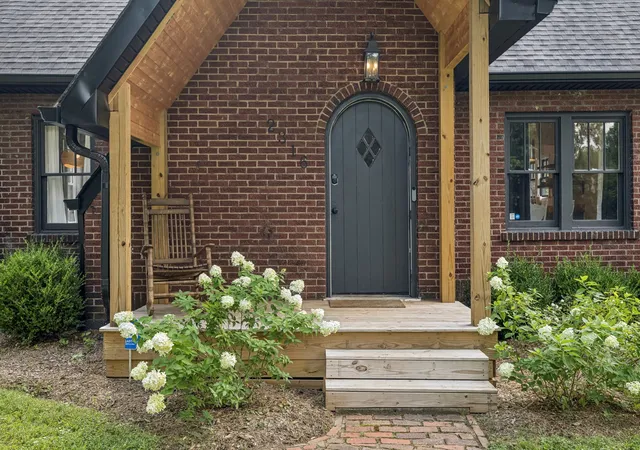 Single family home for sale at 2316 Riverside Dr, Nashville, TN 37216 | MLS# 3530514