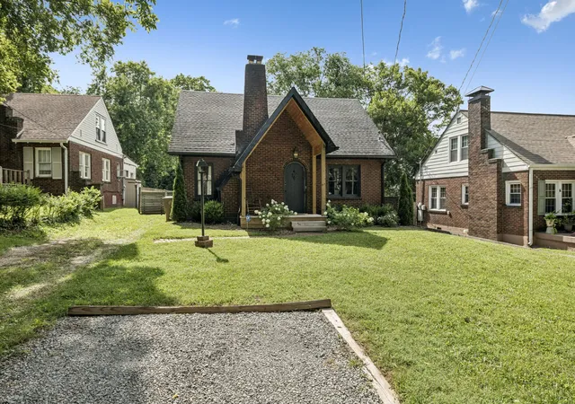 Photo 2 of Single family home for sale at 2316 Riverside Dr, Nashville, TN 37216 | MLS# 3530514 | Listing updated on 2026-10-05