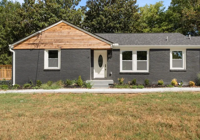 Photo 2 of Single family home for sale at 1113 Berwick Trl, Madison, TN 37115 | MLS# 3603560 | Listing updated on 2026-10-02