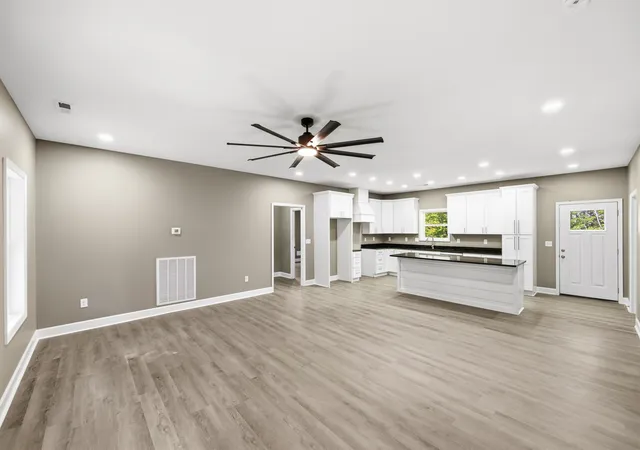 Photo 3 of Single family home for sale at 19 Dobson Ave, Camden, TN 38320 | MLS# 3527782 | Listing updated on 2026-10-02