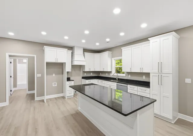 Photo 4 of Single family home for sale at 19 Dobson Ave, Camden, TN 38320 | MLS# 3527782 | Listing updated on 2026-10-02