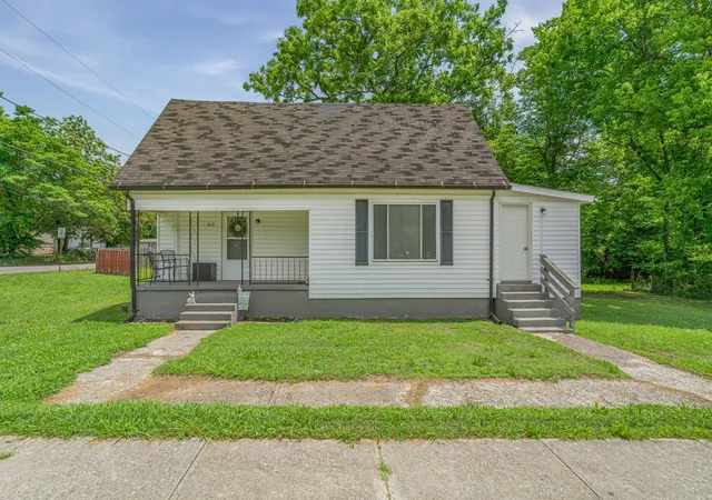 Photo 1 of Single family home for sale at 612 W Strang St, Rockwood, TN 37854 | MLS# 3531172 | Listing updated on 2026-09-02