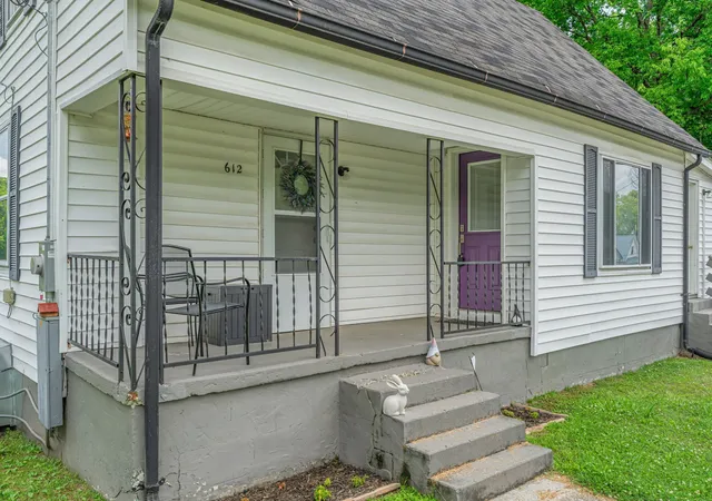 Photo 3 of Single family home for sale at 612 W Strang St, Rockwood, TN 37854 | MLS# 3531172 | Listing updated on 2026-09-02