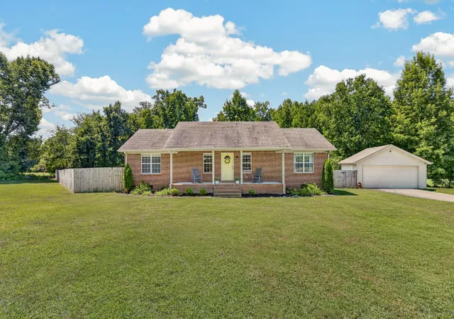 Photo 2 of Single family home for sale at 29 Heather Rd, Fayetteville, TN 37334 | MLS# 3526951 | Listing updated on 2026-09-02