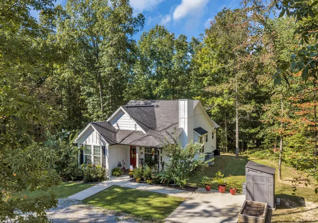 Single family home for sale at 684 Slaydenwood Rd, Vanleer, TN 37181 | MLS# 3542435