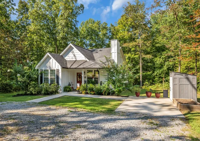 Photo 3 of Single family home for sale at 684 Slaydenwood Rd, Vanleer, TN 37181 | MLS# 3542435 | Listing updated on 2026-09-08