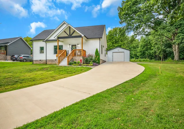 Photo 1 of Single family home for sale at 330 Kaiser Rd, Dickson, TN 37055 | MLS# 3528797 | Listing updated on 2026-09-01