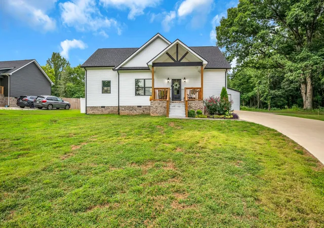 Photo 1 of Single family home for sale at 330 Kaiser Rd, Dickson, TN 37055 | MLS# 3528797 | Listing updated on 2026-09-01