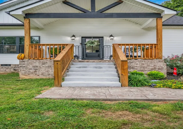 Photo 3 of Single family home for sale at 330 Kaiser Rd, Dickson, TN 37055 | MLS# 3528797 | Listing updated on 2026-09-01