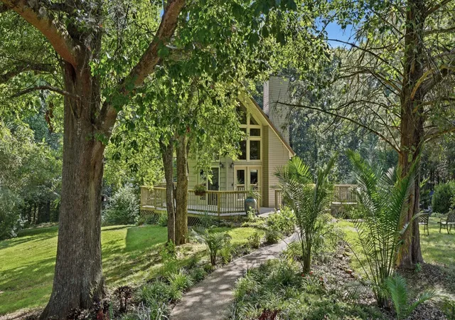 Photo 3 of Single family home for sale at 205 Billy Goat Hill Rd, Winchester, TN 37398 | MLS# 3527505 | Listing updated on 2026-09-22