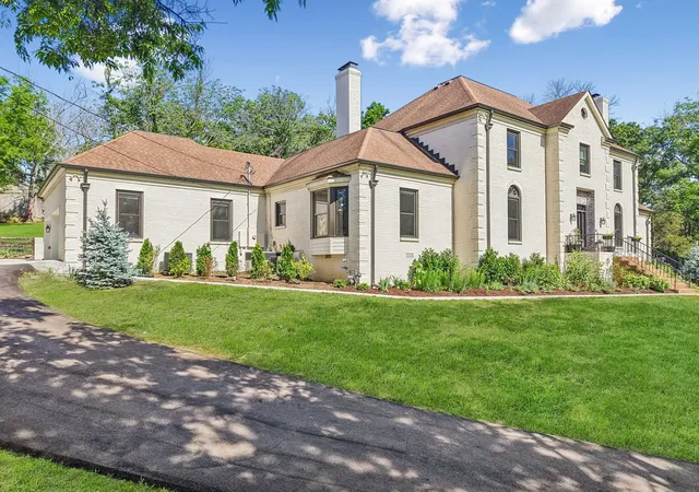 Photo 3 of Single family home for sale at 310 Deerwood Ln, Brentwood, TN 37027 | MLS# 3526989 | Listing updated on 2026-08-26