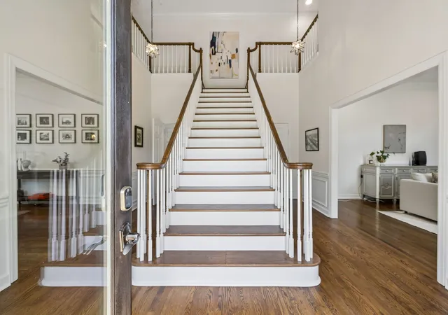 Photo 3 of Single family home for sale at 310 Deerwood Ln, Brentwood, TN 37027 | MLS# 3526989 | Listing updated on 2026-08-26
