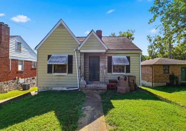Single family home for sale at 2902 Murray Cir, Nashville, TN 37216 | MLS# 3527295