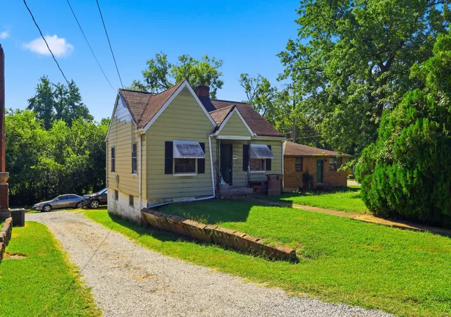 Photo 2 of Single family home for sale at 2902 Murray Cir, Nashville, TN 37216 | MLS# 3527295 | Listing updated on 2026-10-23