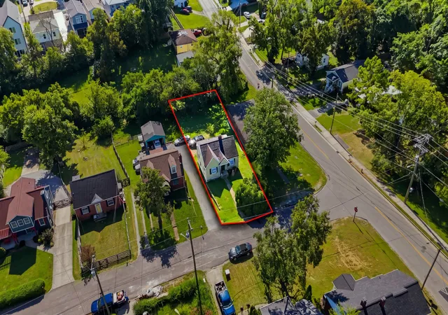Photo 3 of Single family home for sale at 2902 Murray Cir, Nashville, TN 37216 | MLS# 3527295 | Listing updated on 2026-10-23