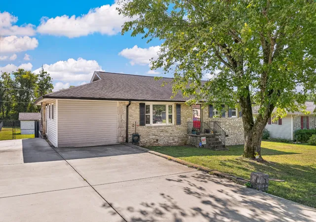Photo 1 of Single family home for sale at 133 High Ave, Fayetteville, TN 37334 | MLS# 3527143 | Listing updated on 2026-09-02