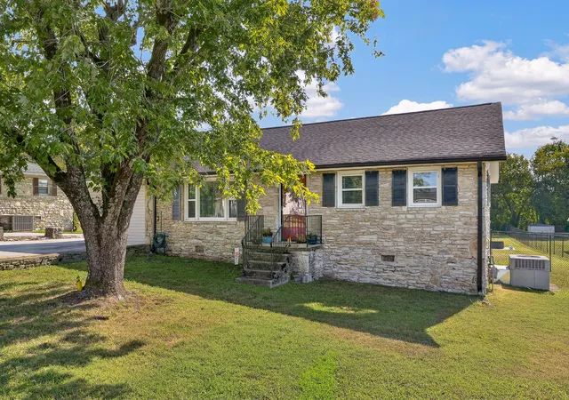 Photo 3 of Single family home for sale at 133 High Ave, Fayetteville, TN 37334 | MLS# 3527143 | Listing updated on 2026-09-02