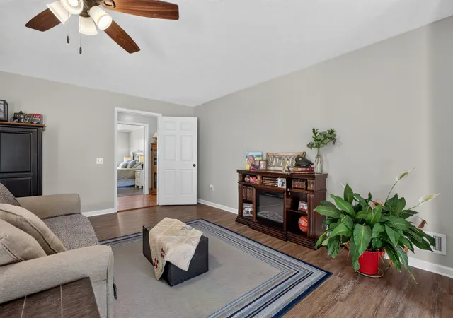 Photo 3 of Single family home for sale at 270 W Wilmouth Rd, Rickman, TN 38580 | MLS# 3527074 | Listing updated on 2026-08-26