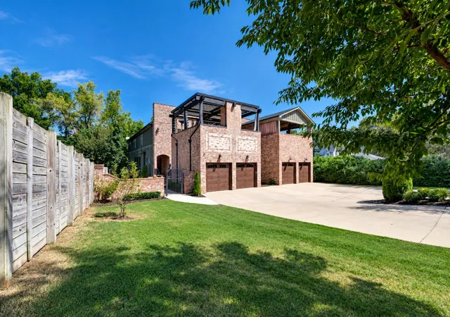 Photo 3 of Single family home for sale at 959 Caldwell Ln, Nashville, TN 37204 | MLS# 3592140 | Listing updated on 2026-09-18