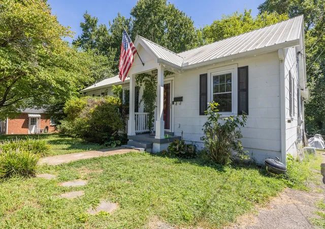 Photo 1 of Single family home for sale at 316 7th Ave, Columbia, TN 38401 | MLS# 3527081 | Listing updated on 2026-08-29