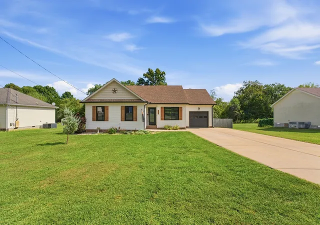 Photo 1 of Single family home for sale at 1524 Joanne Cir, Lewisburg, TN 37091 | MLS# 3545714 | Listing updated on 2026-09-27