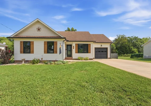 Photo 3 of Single family home for sale at 1524 Joanne Cir, Lewisburg, TN 37091 | MLS# 3545714 | Listing updated on 2026-09-27