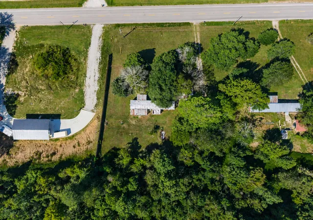 Photo 3 of Manufactured home for sale at 15862 Columbia Hwy, Lynnville, TN 38472 | MLS# 3531648 | Listing updated on 2026-09-03