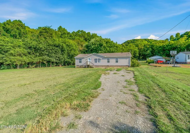 Photo 1 of Manufactured home for sale at 522 Farm Loop Rd, New Market, TN 37820 | MLS# 3527076 | Listing updated on 2026-08-28