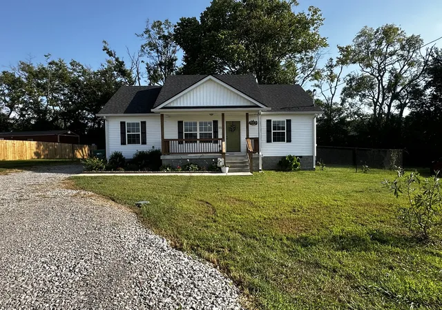Photo 1 of Single family home for sale at 715 Caroline Ct, Lewisburg, TN 37091 | MLS# 3529553 | Listing updated on 2026-10-05