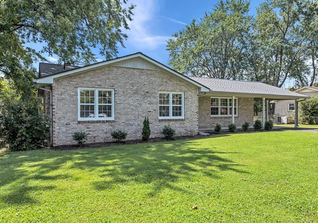 Photo 2 of Single family home for sale at 707 7th St, Lawrenceburg, TN 38464 | MLS# 3527164 | Listing updated on 2026-09-02