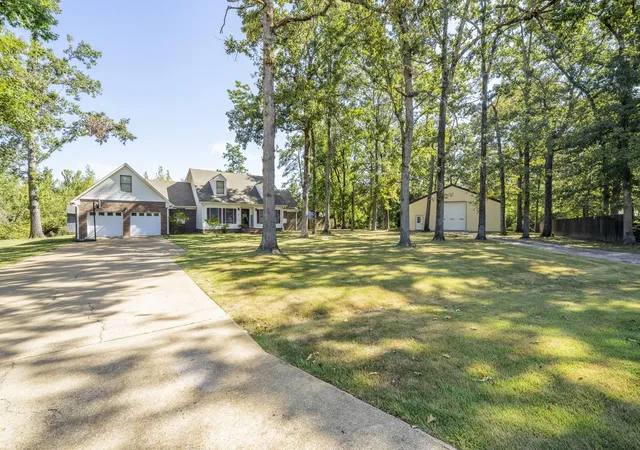Photo 3 of Single family home for sale at 255 Easley Loop, Savannah, TN 38372 | MLS# 3527165 | Listing updated on 2026-08-28