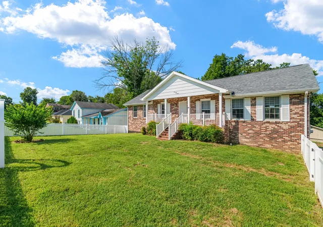 Photo 4 of Single family home for sale at 557 Castlegate Dr, Nashville, TN 37217 | MLS# 3527257 | Listing updated on 2026-08-27