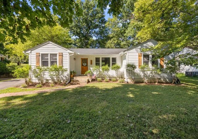 Photo 1 of Single family home for sale at 110 Park Cir, Columbia, TN 38401 | MLS# 3527636 | Listing updated on 2026-08-28