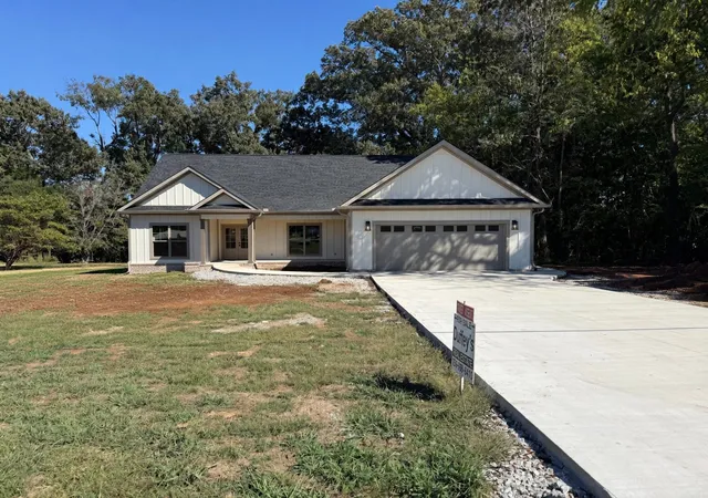 Single family home for sale at 369 Pickney Rd, Winchester, TN 37398 | MLS# 3527291