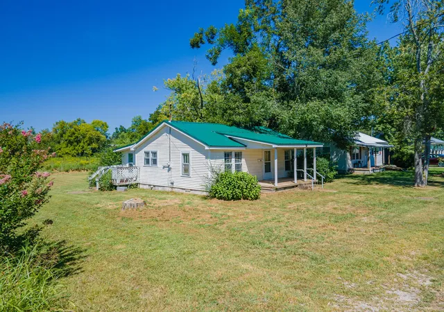 Photo 3 of Single family home for sale at 315 Willis Ave, Hohenwald, TN 38462 | MLS# 3528895 | Listing updated on 2026-08-29