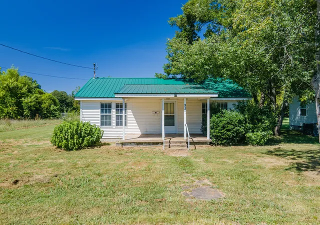 Photo 4 of Single family home for sale at 315 Willis Ave, Hohenwald, TN 38462 | MLS# 3528895 | Listing updated on 2026-08-29