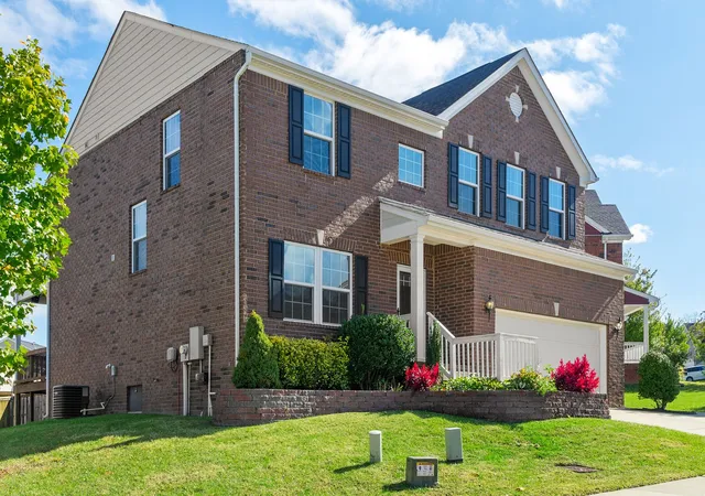 Photo 3 of Single family home for sale at 7524 Oakledge Dr, Brentwood, TN 37027 | MLS# 3528857 | Listing updated on 2026-08-29