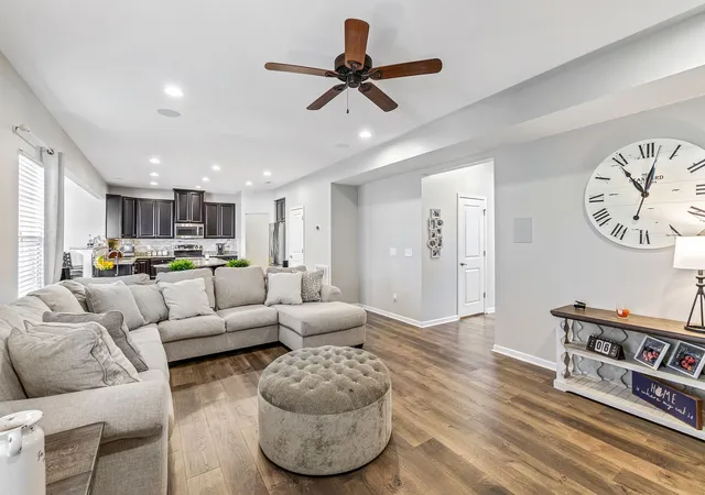 Photo 3 of Single family home for sale at 7524 Oakledge Dr, Brentwood, TN 37027 | MLS# 3528857 | Listing updated on 2026-08-29