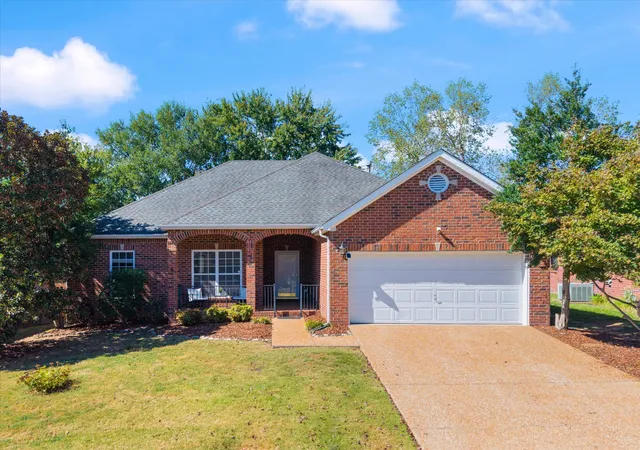 Photo 1 of Single family home for sale at 6769 Autumn Oaks Dr, Brentwood, TN 37027 | MLS# 3613164 | Listing updated on 2026-10-10